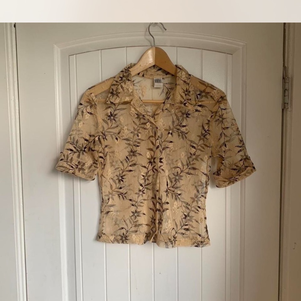 Vintage Mesh Floral Button Down 3/4 sleeve blouse